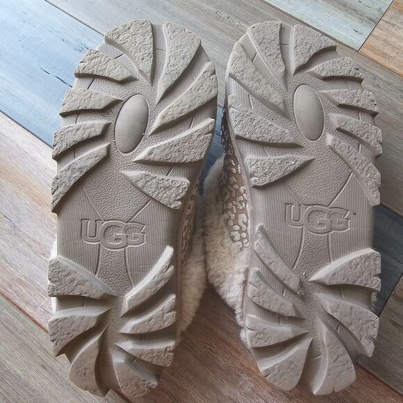 UGG Coquette Women’s Sheepskin Clog Slippers – Cozy Indoor/Outdoor Shoes Size 9 - Picture 5 of 9